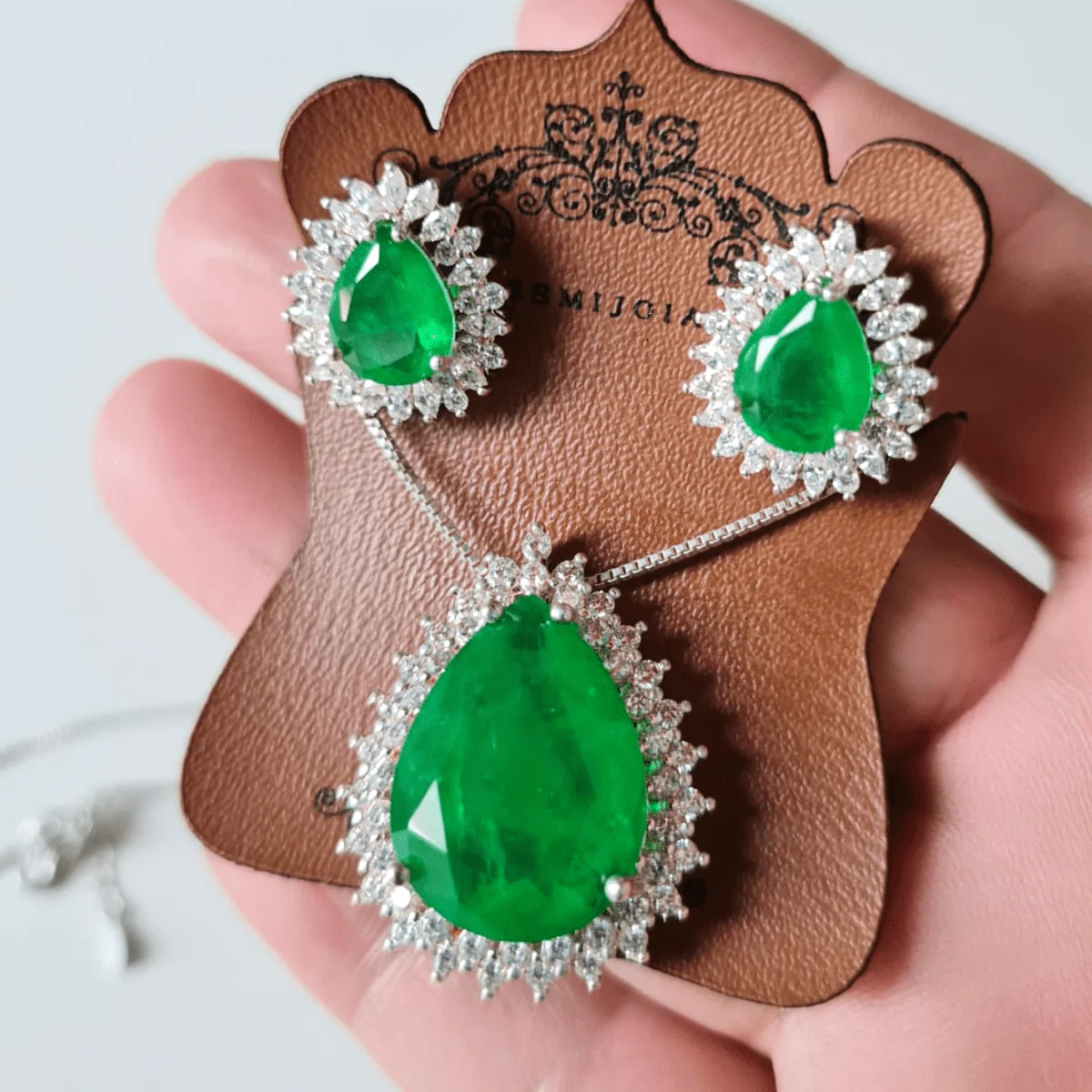 Conjunto Colar e Brincos Gota Esmeralda Fusion Premium e Navetes de Zircônia Cristal em Banho de Prata 925 - Image 4