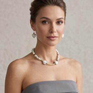 CHOKER SARAH CORAÇÃO PEDRAS