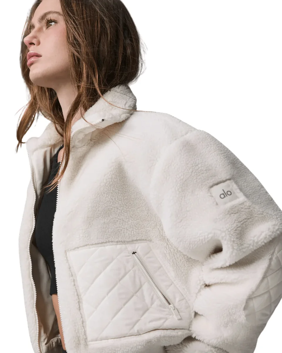 Blusa Alo Yoga Sherpa Edge Bomber Ivory Bege - Image 4
