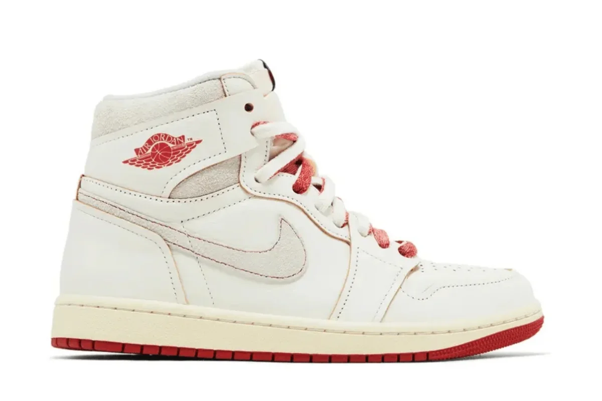 Tênis Nike Air Jordan 1 Retro High Rare Air Sail Cinnabar Bege