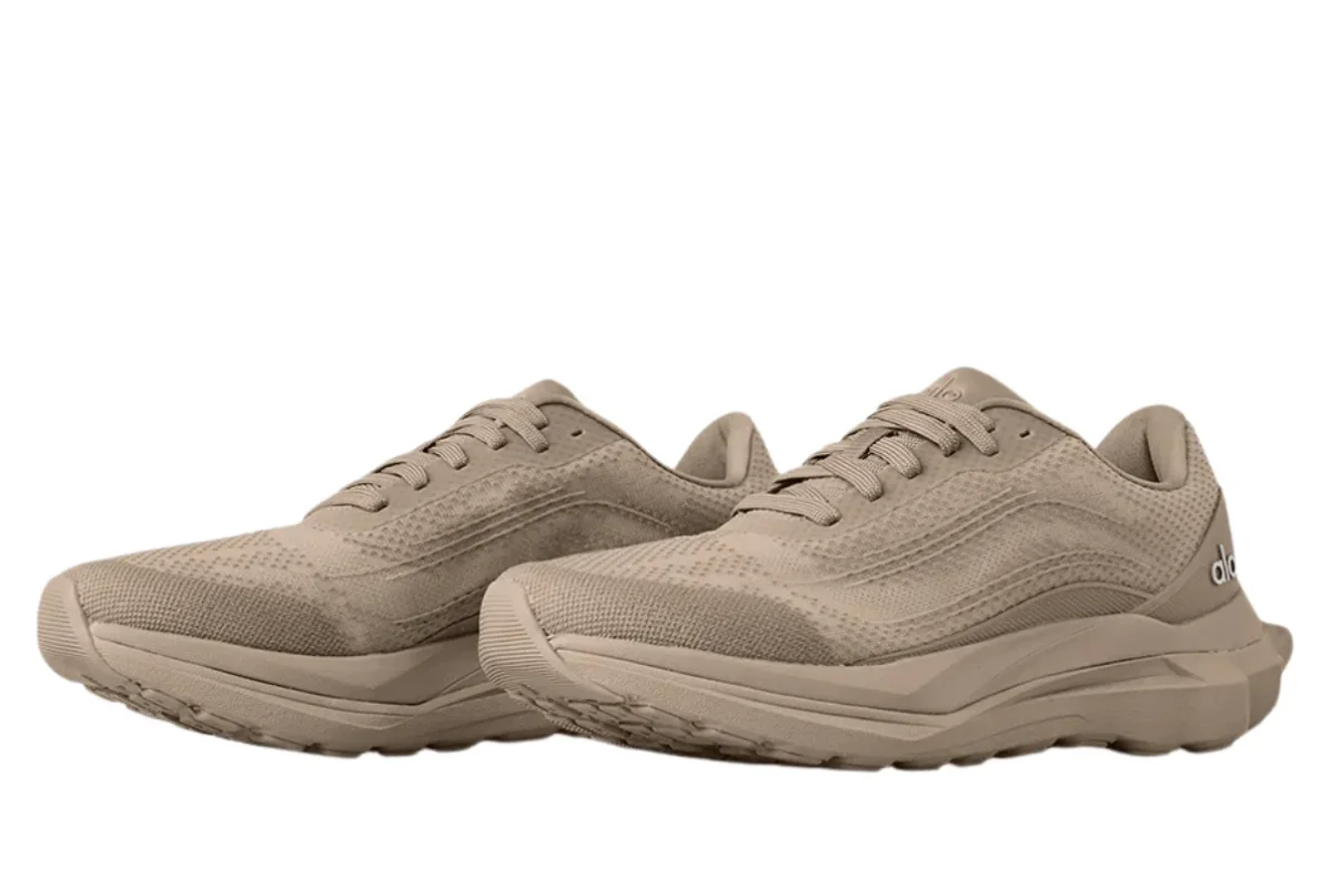 Tênis Alo Yoga ALO Runner Gravel Bege - Image 3