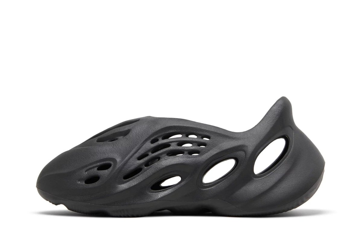 Tênis Yeezy Foam Runner Onyx Preto - Image 3