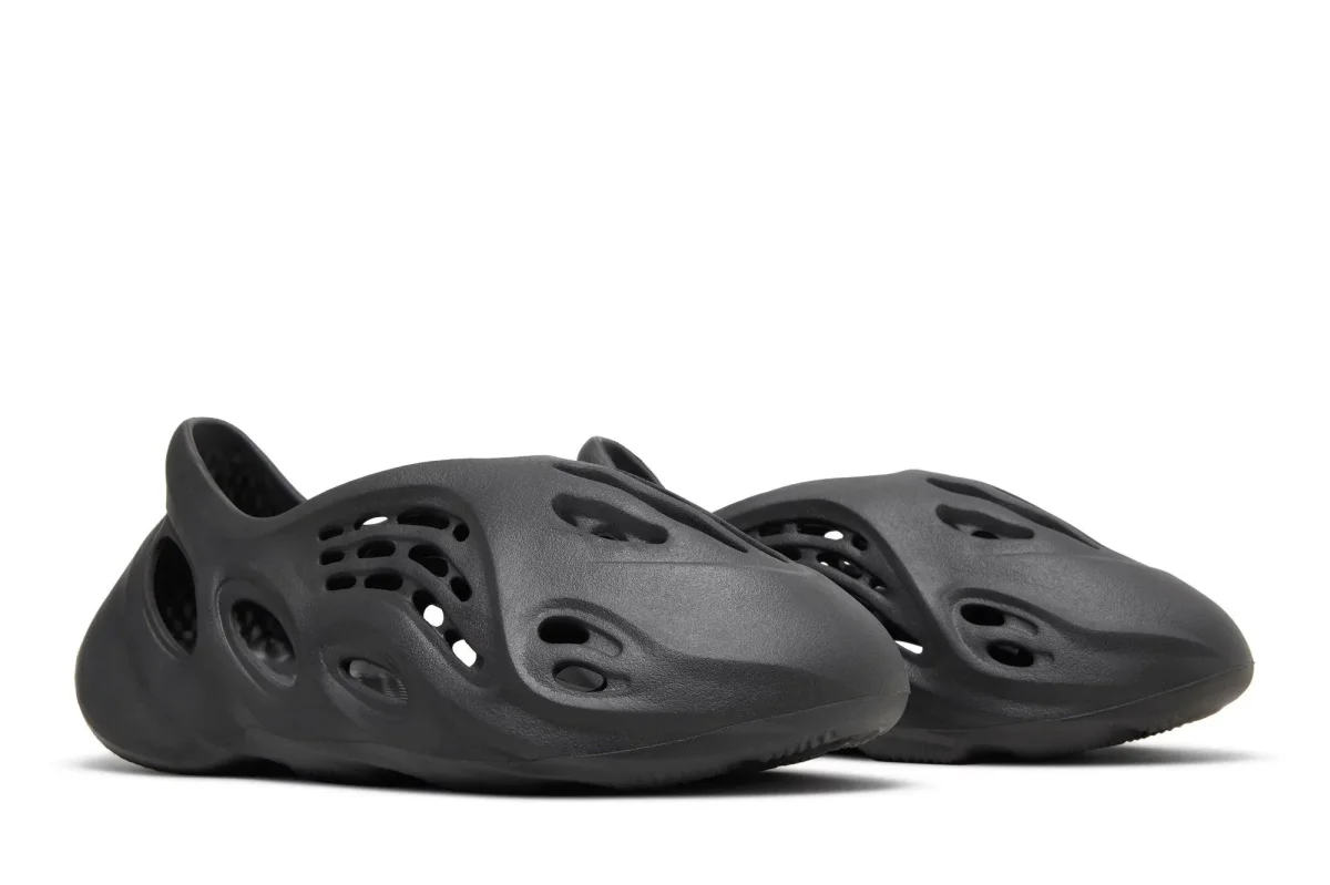 Tênis Yeezy Foam Runner Onyx Preto - Image 6