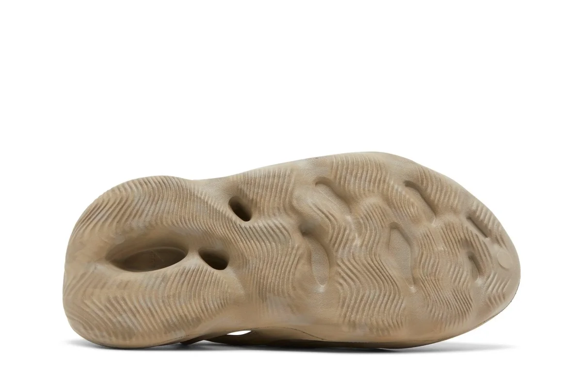 Tênis Yeezy Foam Runner Stone Sage Bege - Image 4